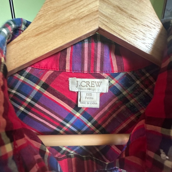 🌟J CREW🌟 Red Plaid Button-Up Shirt - Picture 4 of 4